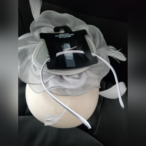 Grey Fascinator Headband Hat - Picture 4 of 4